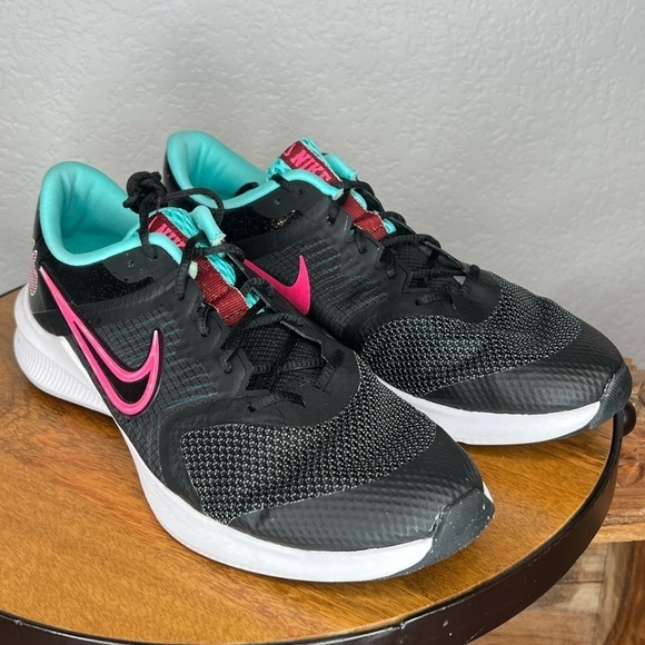 397. Nike Downshifter 11 SE Grade School Kids' Running Shoes
Nike 7Y - Picture 3 of 7
